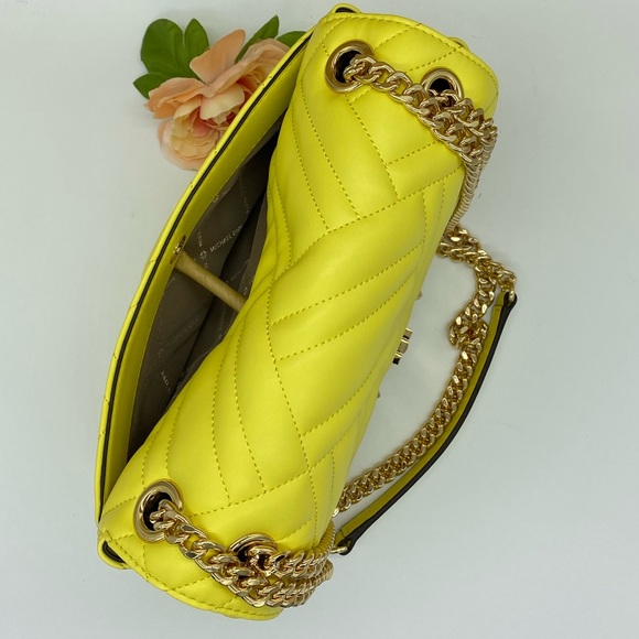 MICHAEL KORS PEYTON MEDIUM SHOULDER FLAP  SUNSHINE - Picture 10 of 14